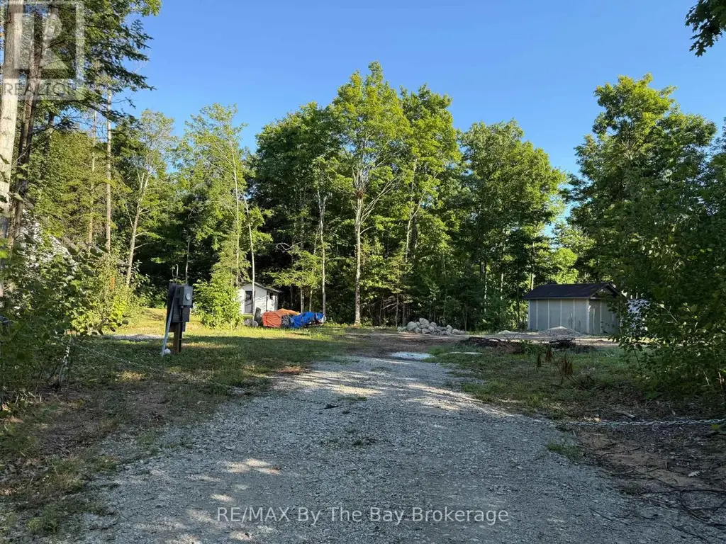 909 17 Concession, Tiny